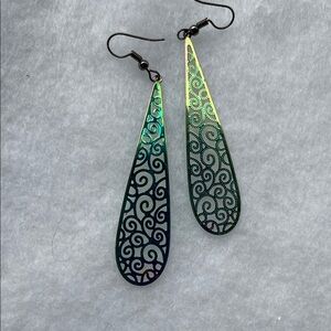 Elegant Swirl Pattern Earrings